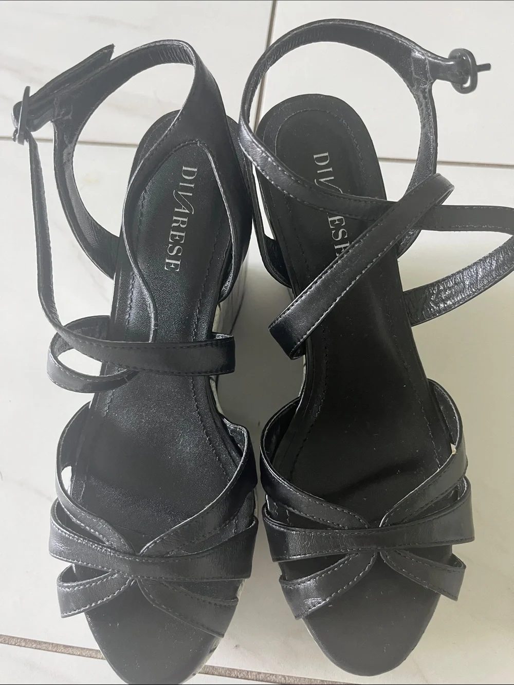 Diverse Black Strappy Platform Sandals